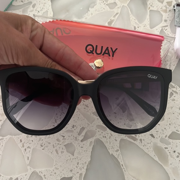 Brand new Quay sunglasses - Picture 2 of 3